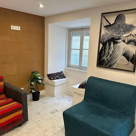 Cantinho Lusitano In Bairro Alto Daire